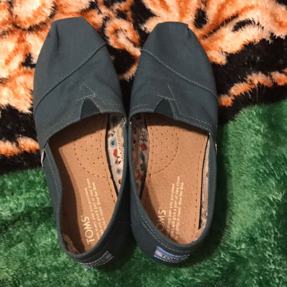 Toms